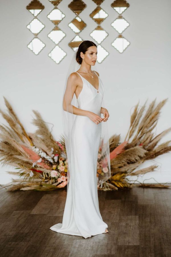Beatrice - single layer waltz length veil with scattered diamantes