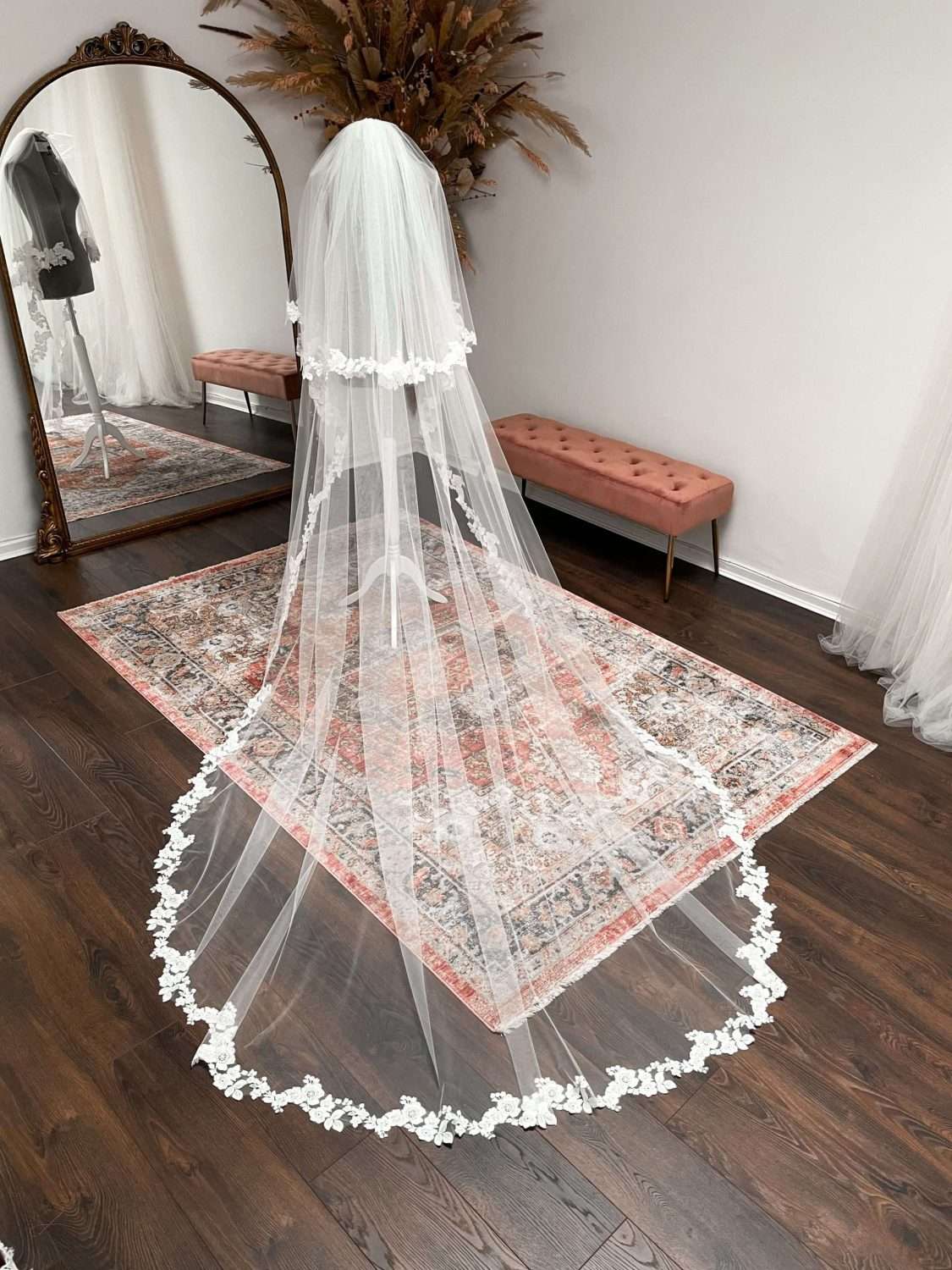 Two layer veil with floral lace trim Two layer veil with floral lace trim