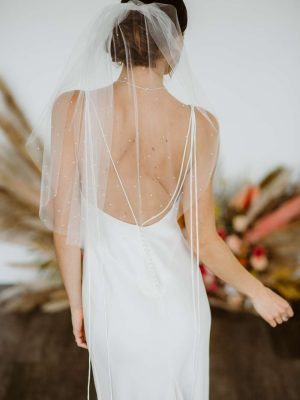 Chloe - one layer elbow length veil with pearls "falling stars"