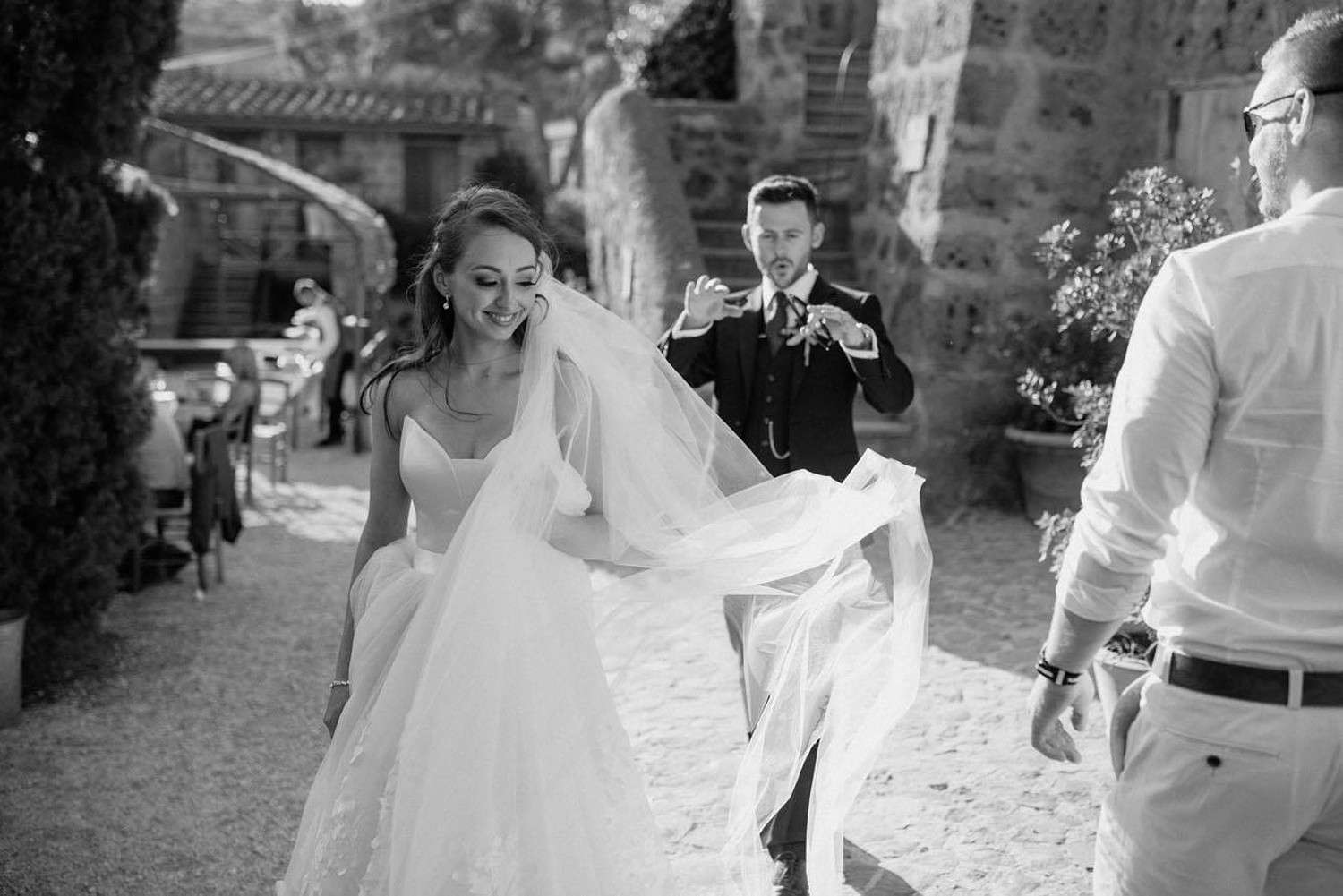 Emma McSorley wears popular wedding veil Brooke 2