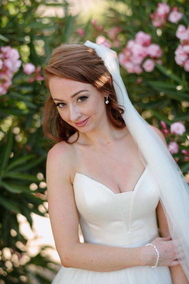 Emma McSorley wears popular wedding veil Brooke 5