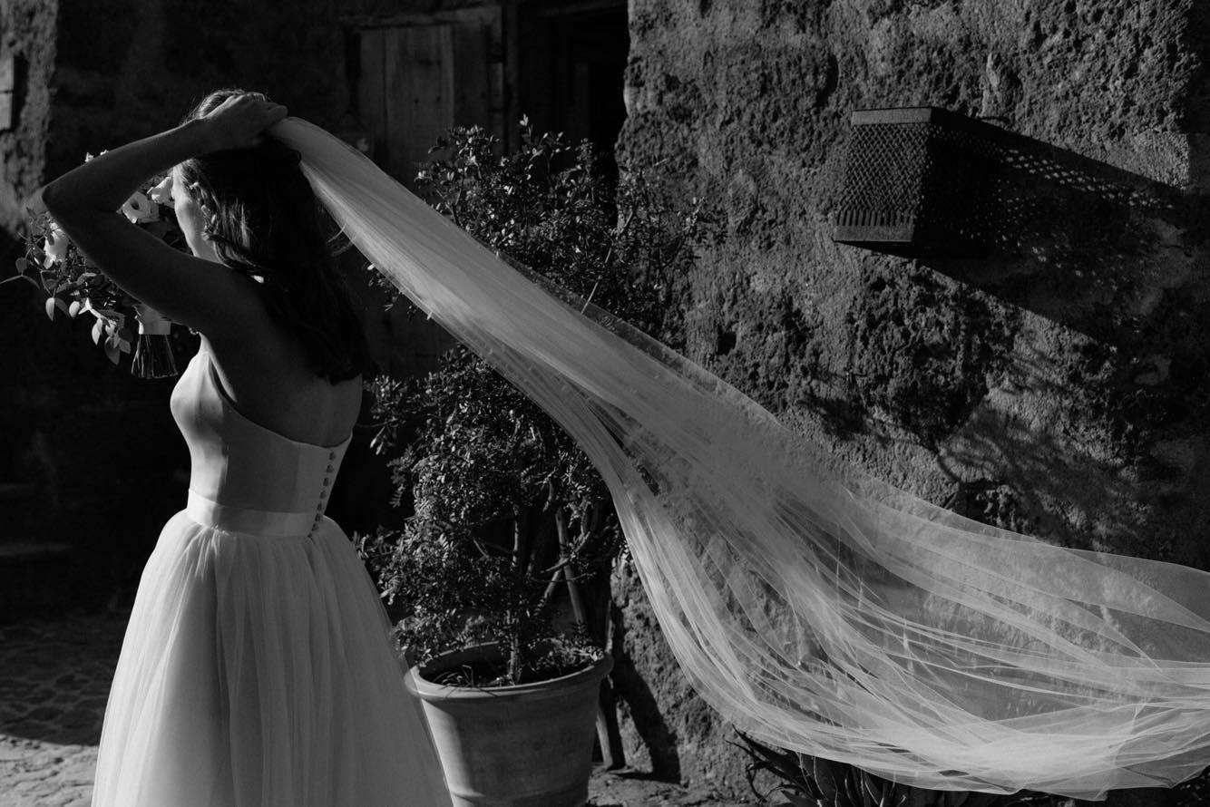 Emma McSorley wears popular wedding veil Brooke 7