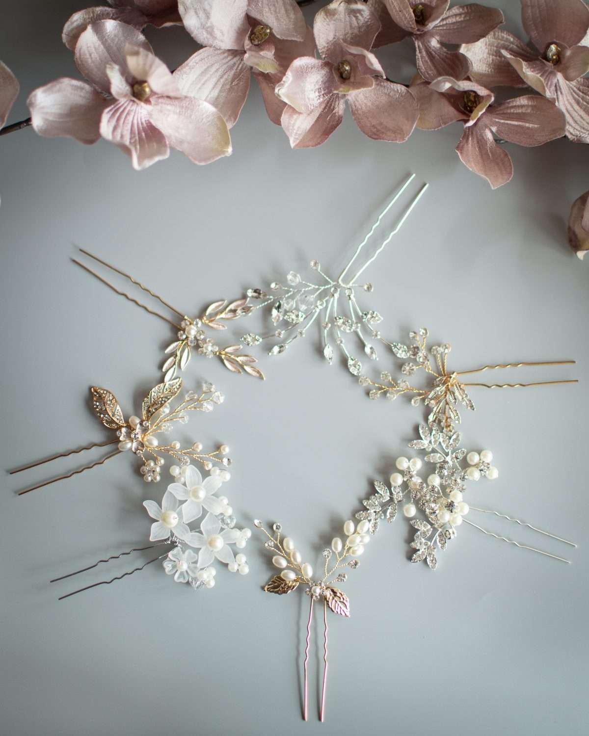 Display of hair pins in a circle (portrait) Display of hair pins in a circle (portrait)