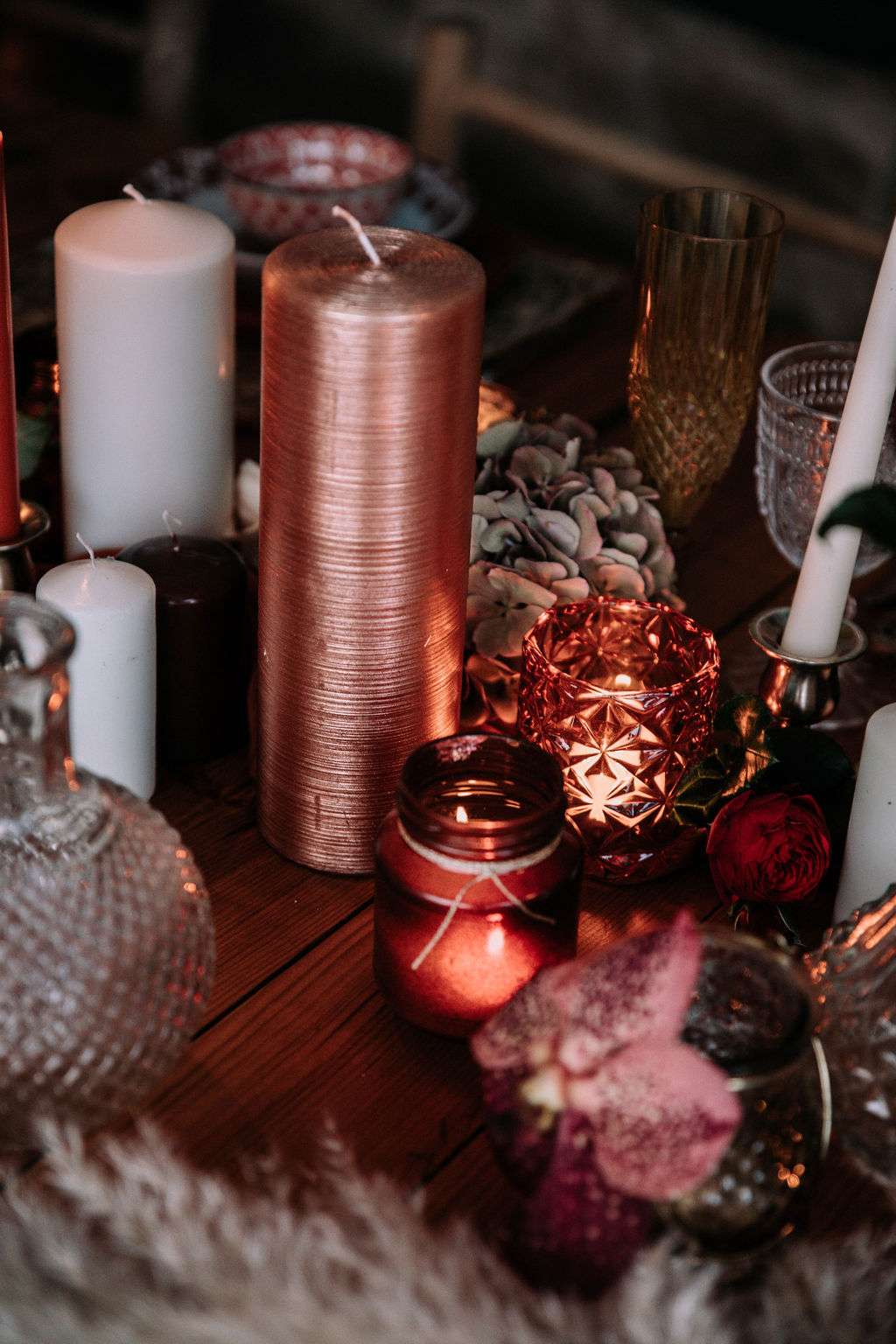 Warm copper wedding decor