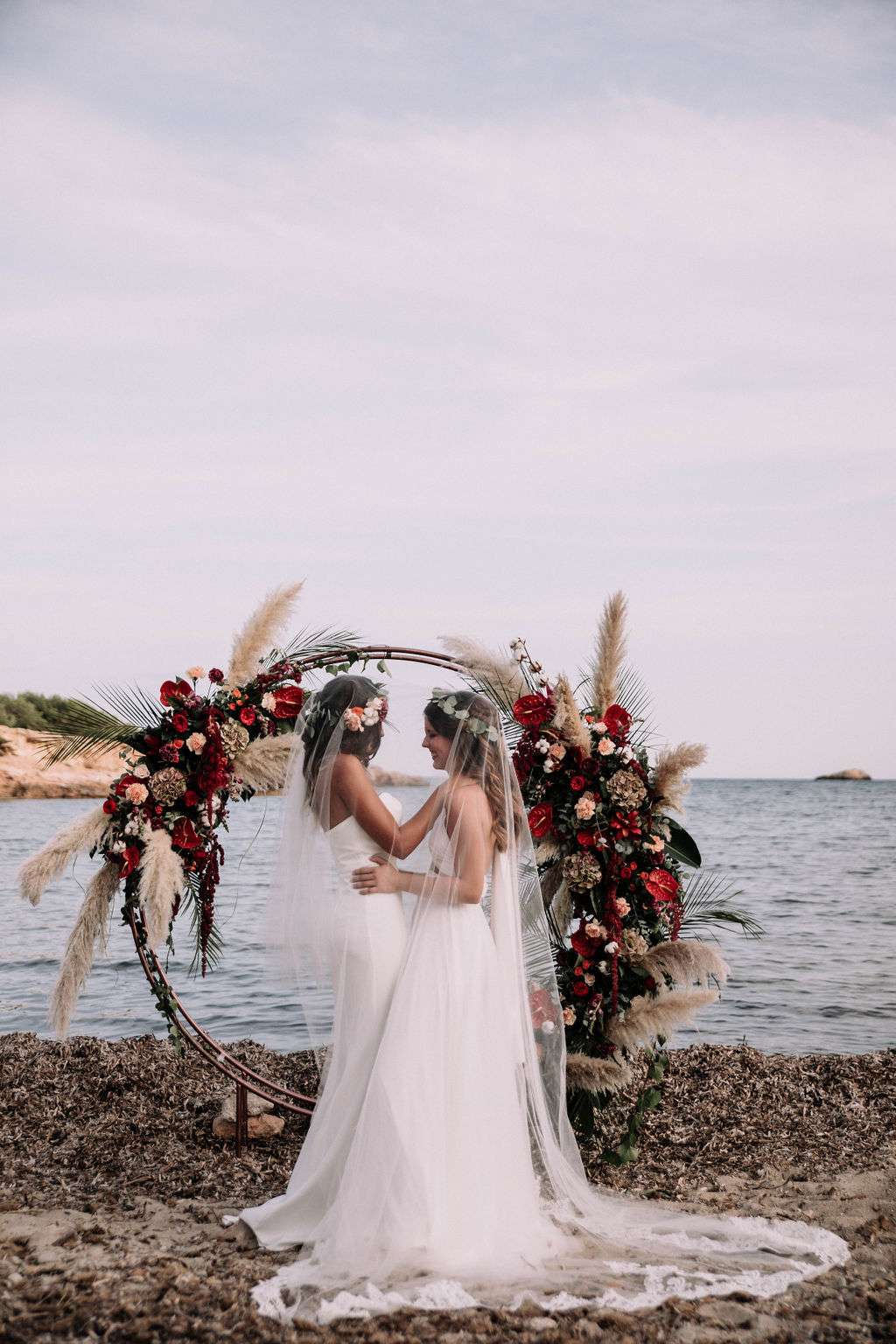 Two brides one veil, gay wedding inspiration
