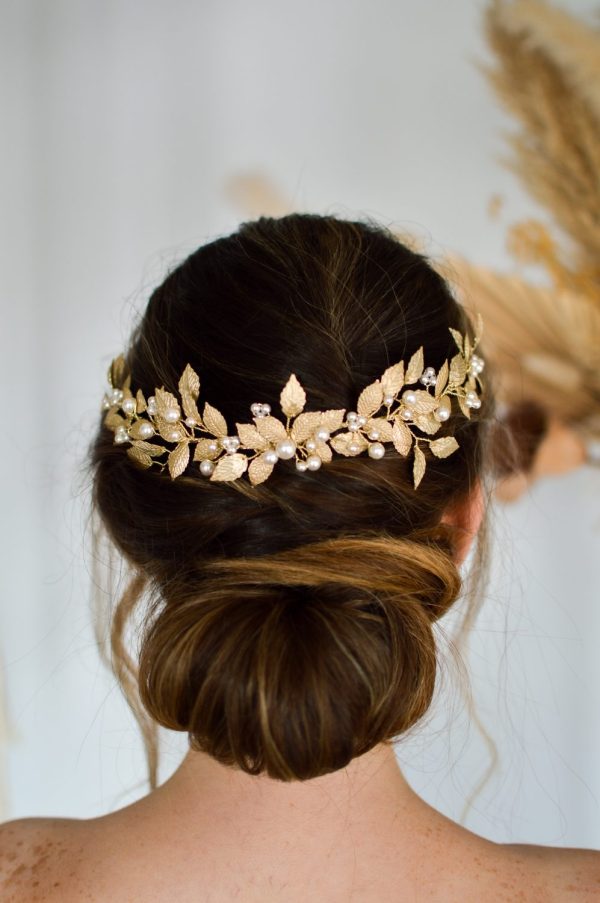 Aurelia AR636 half halo gold leaf & pearl (2)