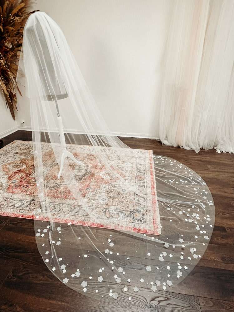 Flower and pearl veil (1) Flower and pearl veil