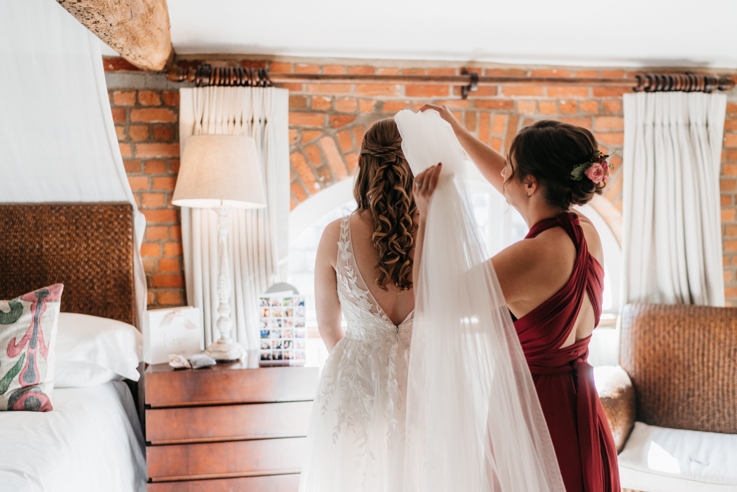 how to secure a wedding veil