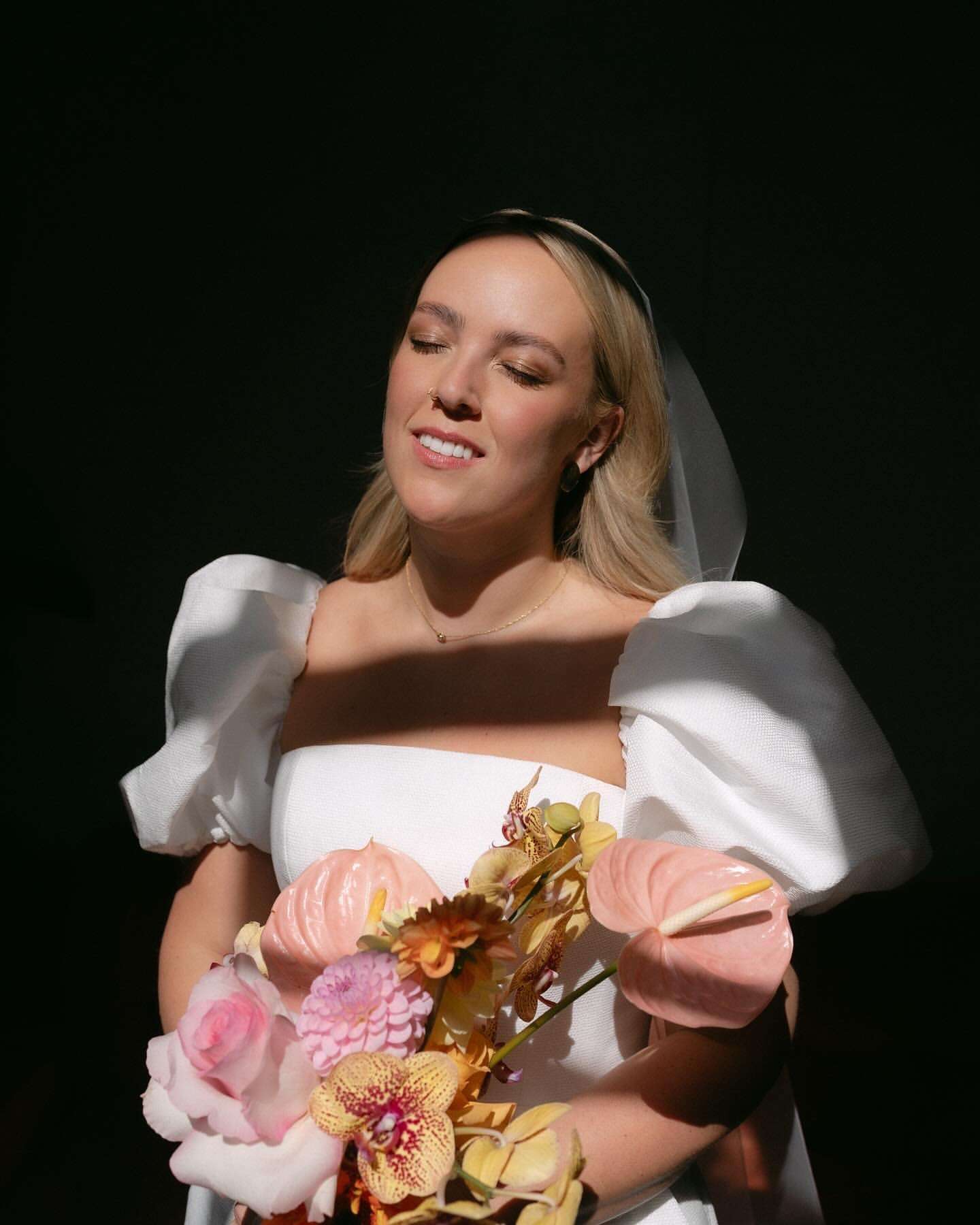 Alex’s Stunning Embroidered Veil with Block Capitals