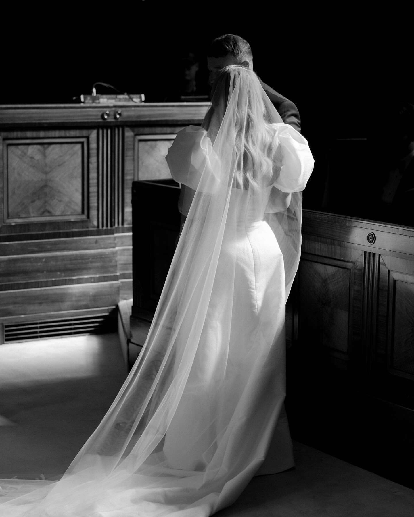 Alex’s Stunning Embroidered Veil with Block Capitals