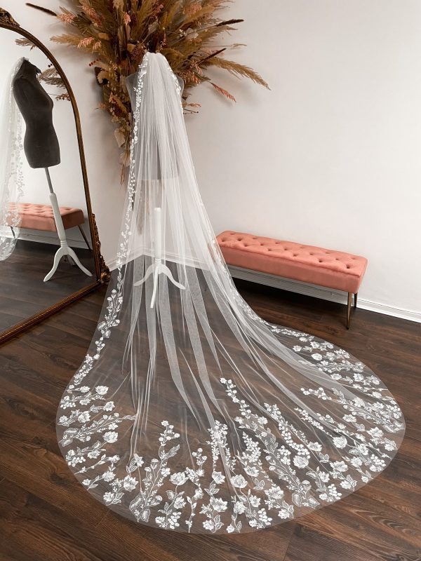 Amber’s Embroidered Wildflower Veil