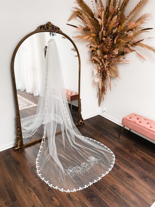 Naomi’s Floral Embroidered Veil
