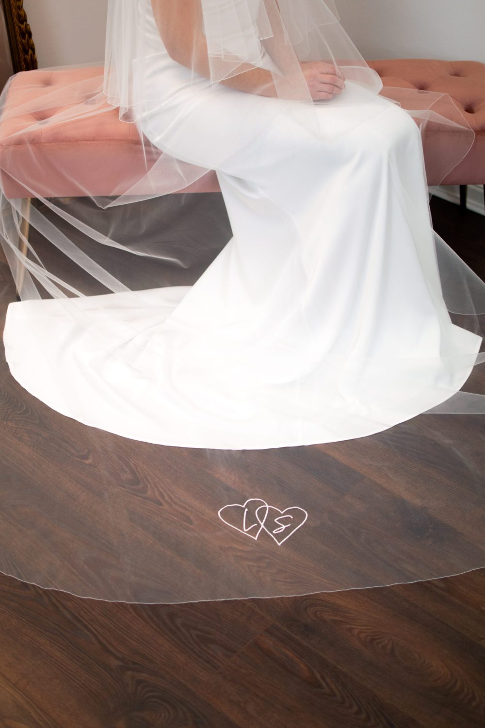 Entwined hearts veil embroidery addon