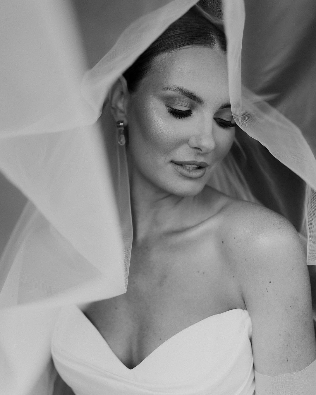 Abbie blusher veil black and white Abbie blusher veil black and white