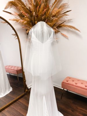Maddie – Fingertip Length Drop Veil with Cut Edge